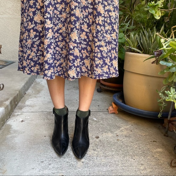 Vintage black Manolo Blahnik booties - Picture 7 of 16